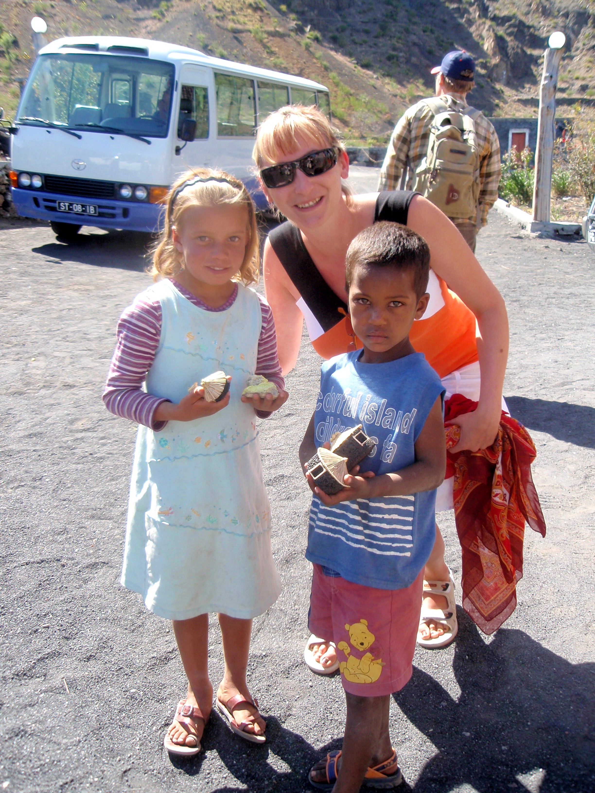 File Mesti o children in Cha das Caldeiras Fogo .jpg Wikimedia