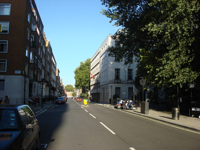 File:Montagu Place - geograph.org.uk - 1574384.jpg