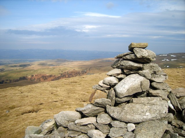 File:On Tailbridge Hill - geograph.org.uk - 1761838.jpg