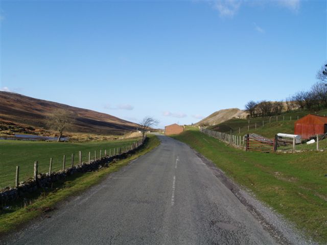 File:Road going North out of Trefil - geograph.org.uk - 667767.jpg