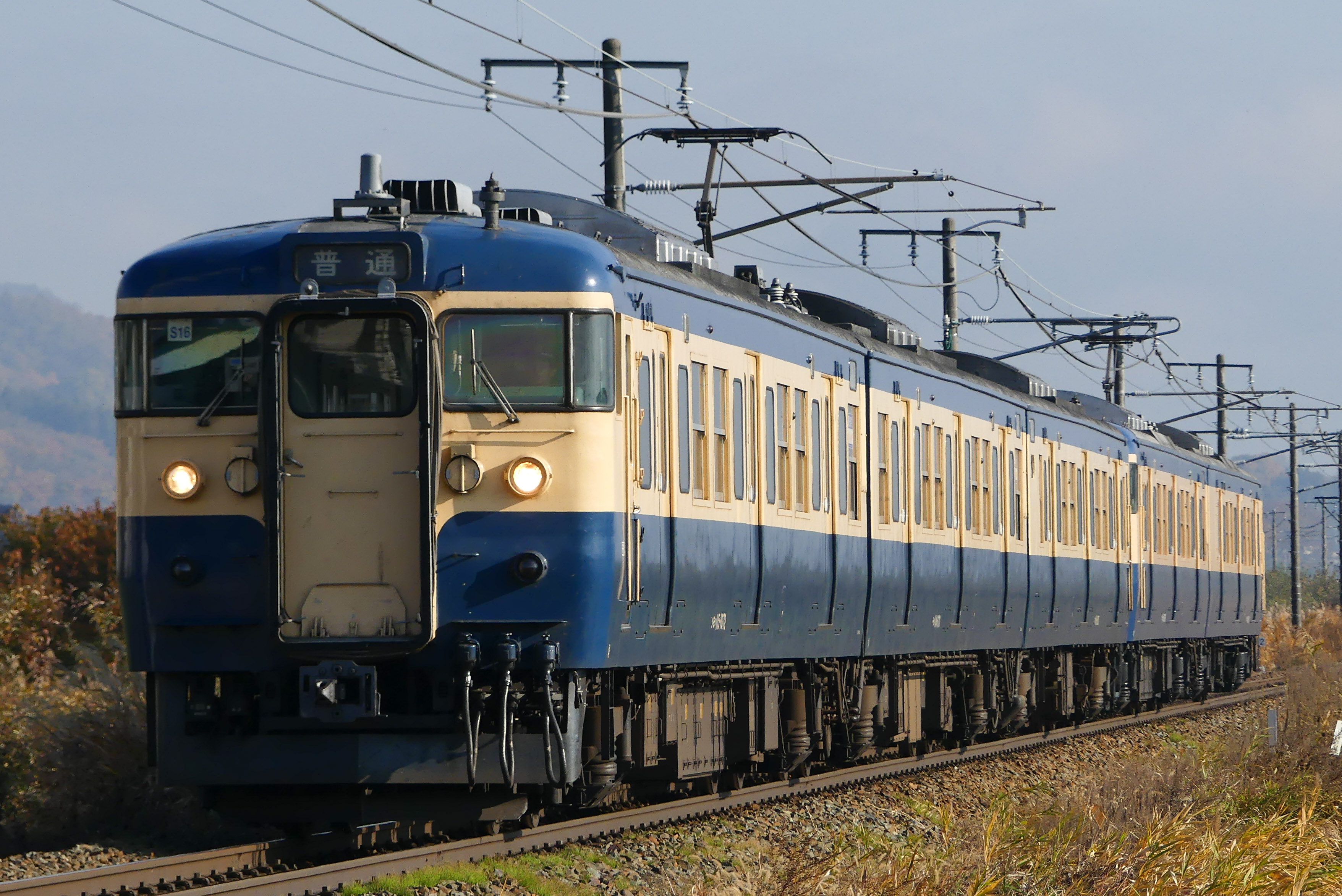 横須賀色しなの鉄道115系