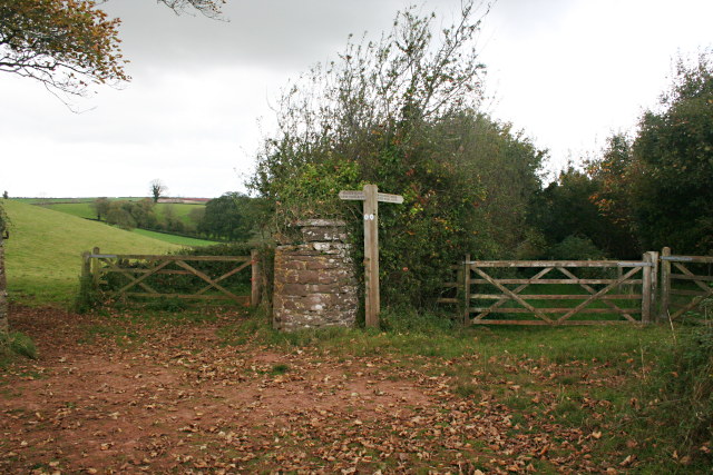 File:Signpost on the Footpath - geograph.org.uk - 1015757.jpg