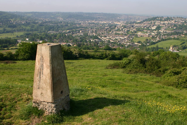 File:Solsbury Hill trig - geograph.org.uk - 185021.jpg