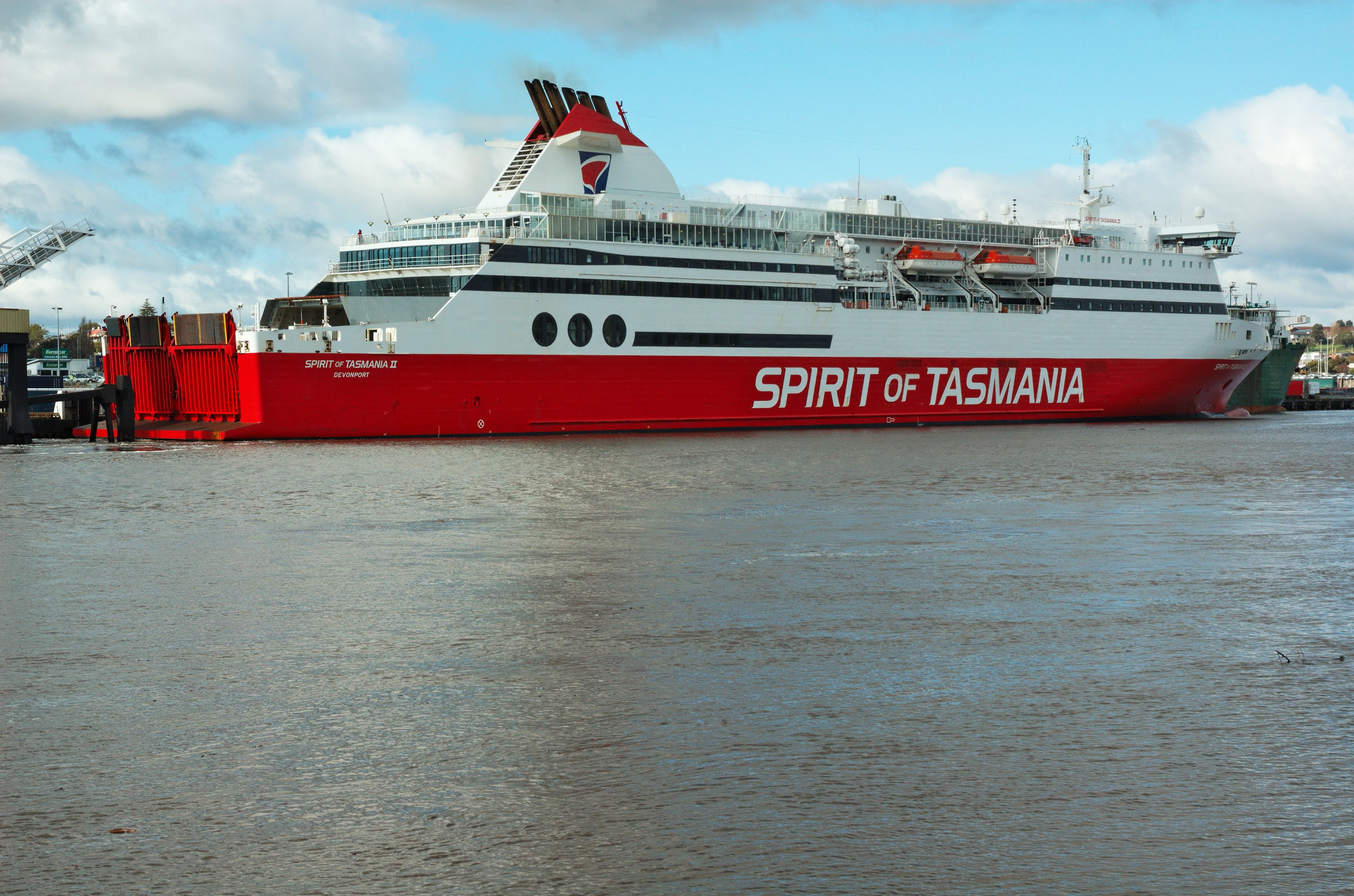 Spirit vessel. Паром Spirit of Tasmania. Спирит Вессел. Паром Барбарос автомобильный ропакс. Паром из Мельбурна в Тасманию фото и видео.