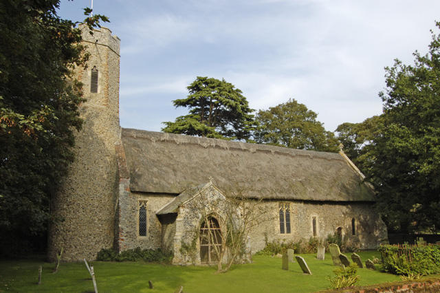 Thatched church at Horsey - geograph.org.uk - 883751