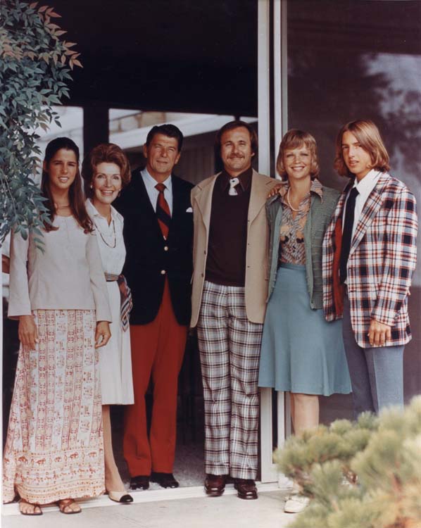 The_Reagan_family_in_1976.jpg