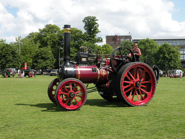 File:Traction Engine "Emma" on Parker's Piece - geograph.org.uk - 1353982.jpg