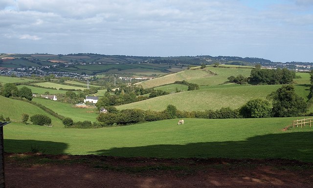 File:Valley at South Whilborough - geograph.org.uk - 1514857.jpg