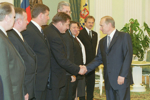 File:Vladimir Putin 6 November 2001-1.jpg