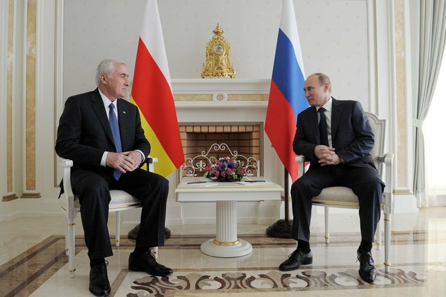 File:Vladimir Putin and Leonid Tibilov, May 2012-2.jpeg