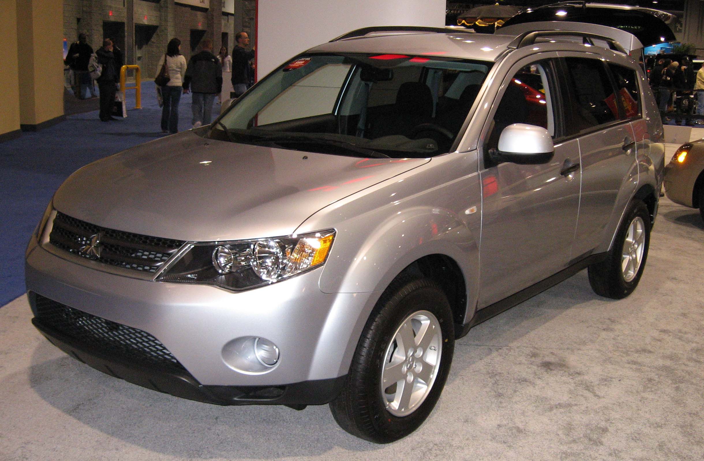 File:2007-Mitsubishi-Outlander-DC-2.jpg - Wikimedia Commons