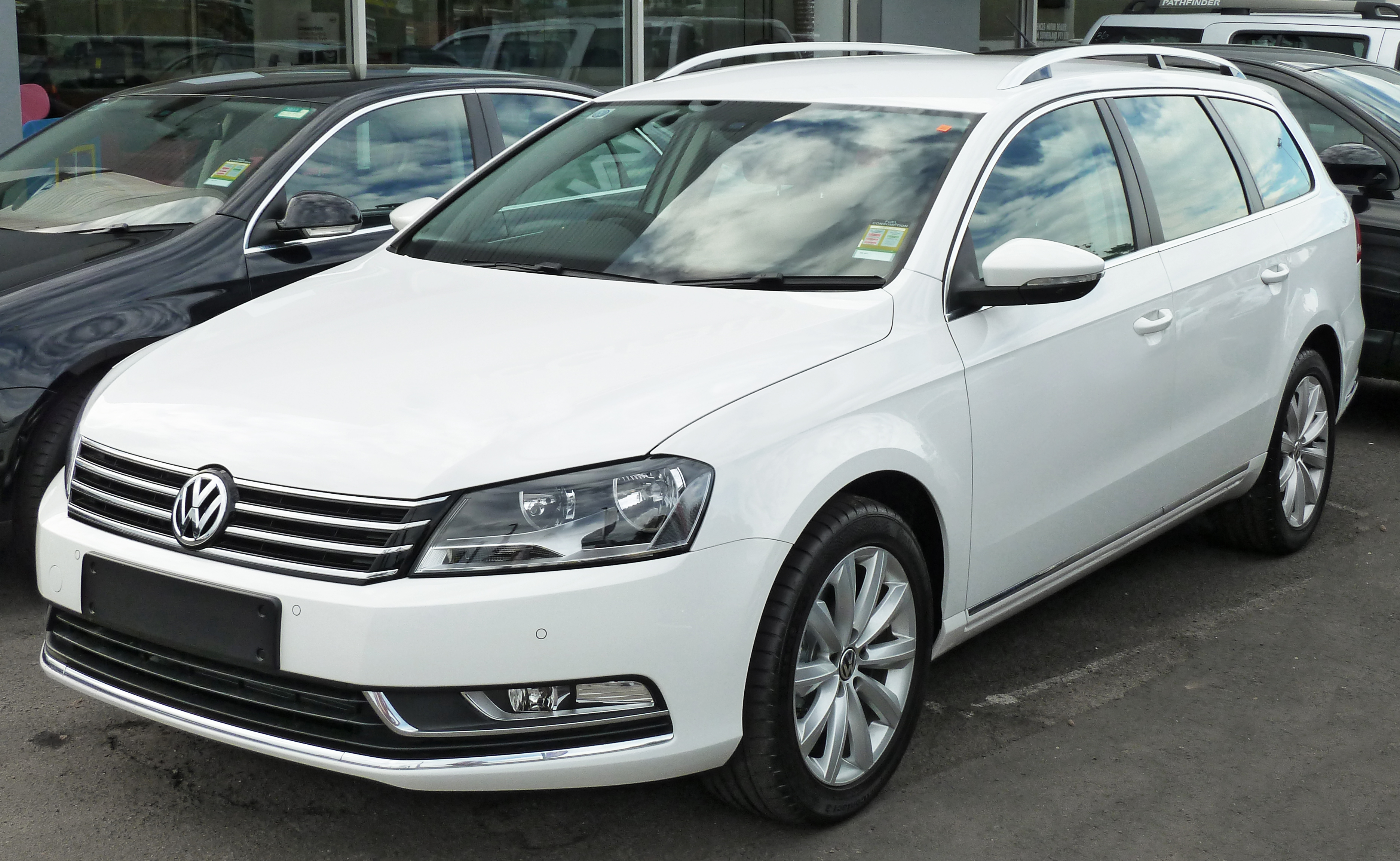 File:2011 Volkswagen Passat (3C) 118TSI station wagon (2011-04-22