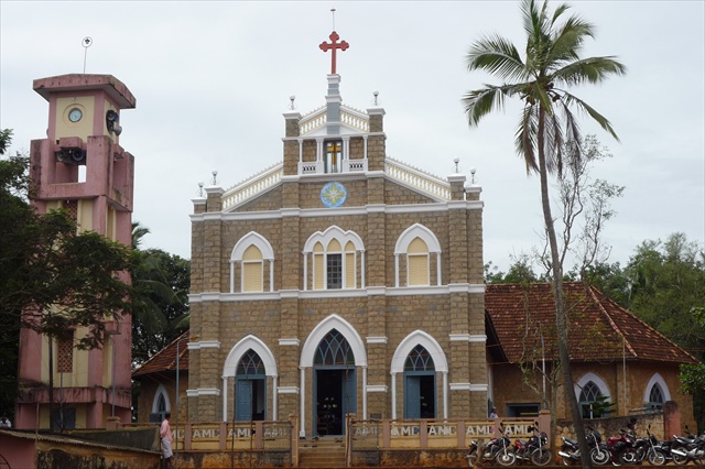 File:Abbs Memorial Church.jpg