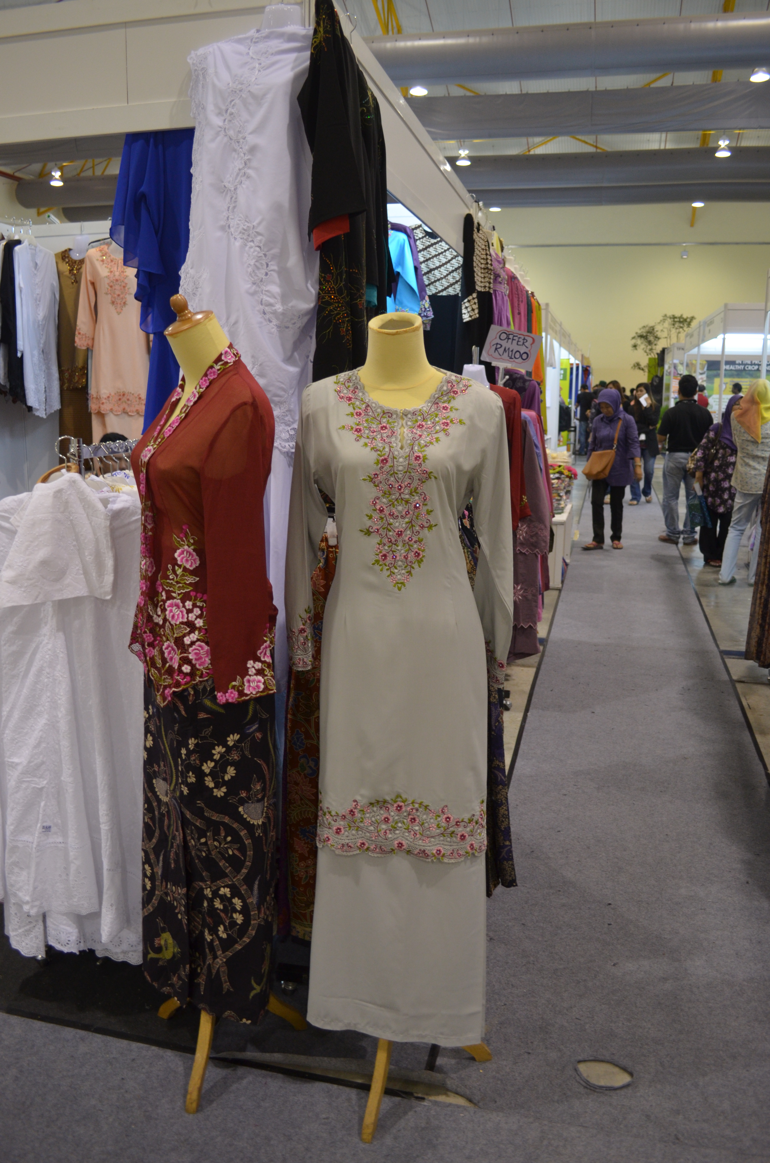 File Baju kurung Melayu JPG Wikimedia Commons