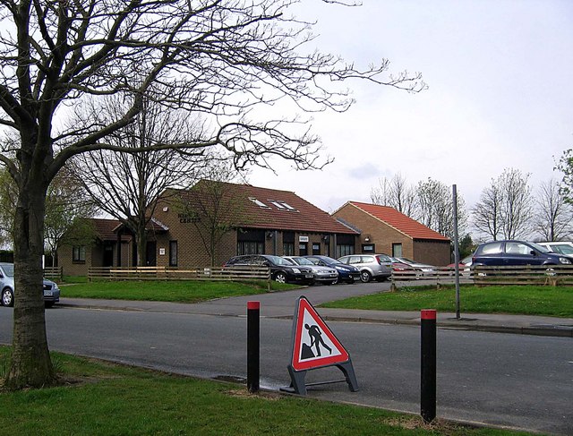 File:Cheveley Park Medical Centre - geograph.org.uk - 781014.jpg