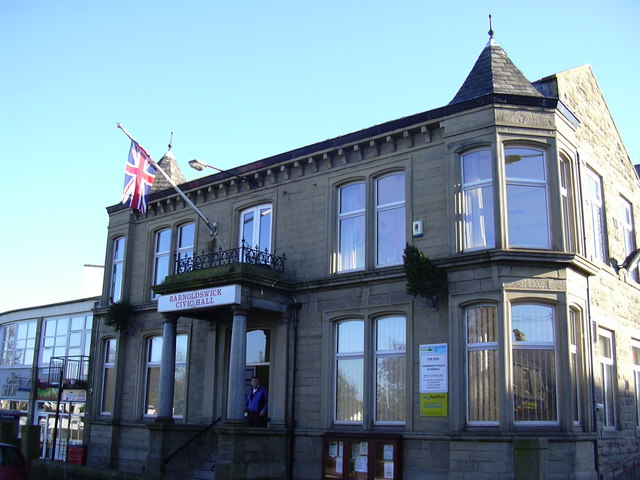 File:Civic Hall - geograph.org.uk - 1577071.jpg