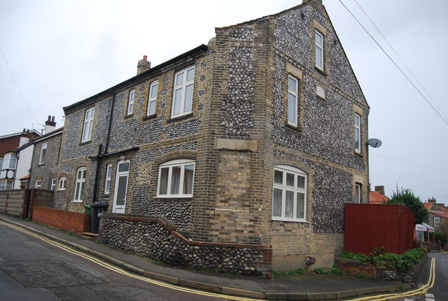 File:Corner of Cremer St, Salisbury Rd - geograph.org.uk - 3920631.jpg