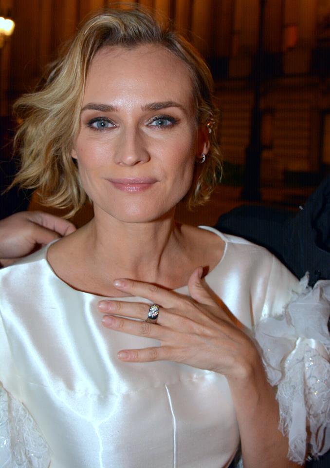 ダイアン・クルーガー直筆サイン入り超大型写真… Diane Kruger