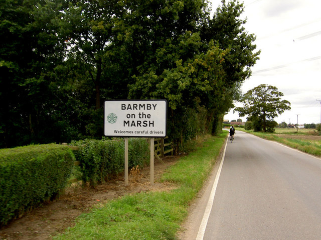 File:Entering Barmby on the Marsh. - geograph.org.uk - 537438.jpg