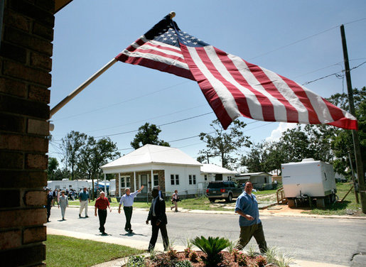 File:George Bush visits Biloxi, August 2006.jpg