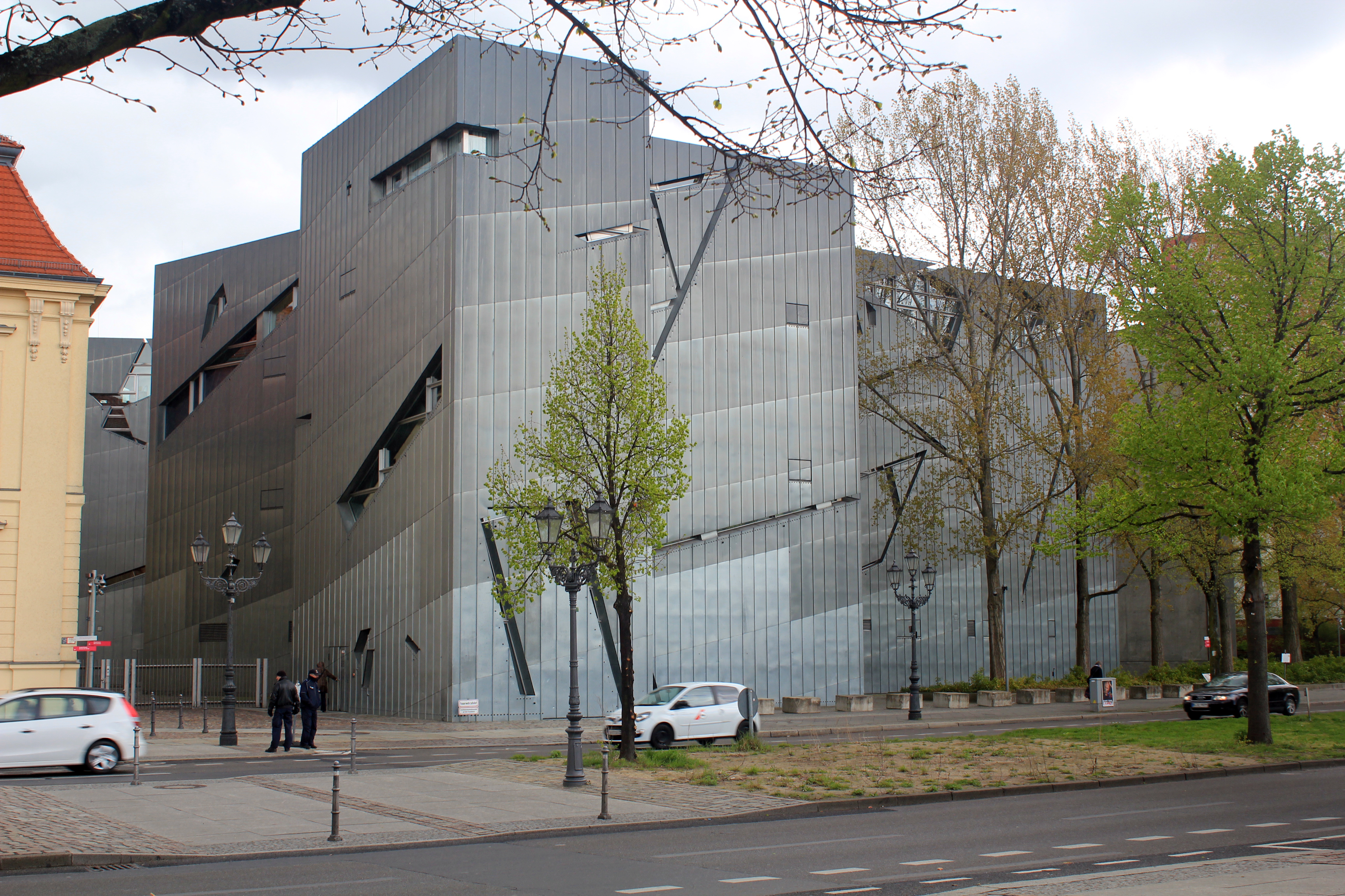 Jewish museum. Даниэль Либескинд еврейский музей в Берлине. Еврейский музей в Берлине. Арх. д. Либескинд.1989-1998 гг.. Еврейский музей в Берлине (арх. Даниэль Либескинд). Даниэль Либескинд музей Холокоста.