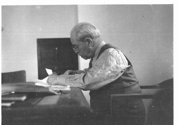 File:Joseph Lurie at his desk.jpg