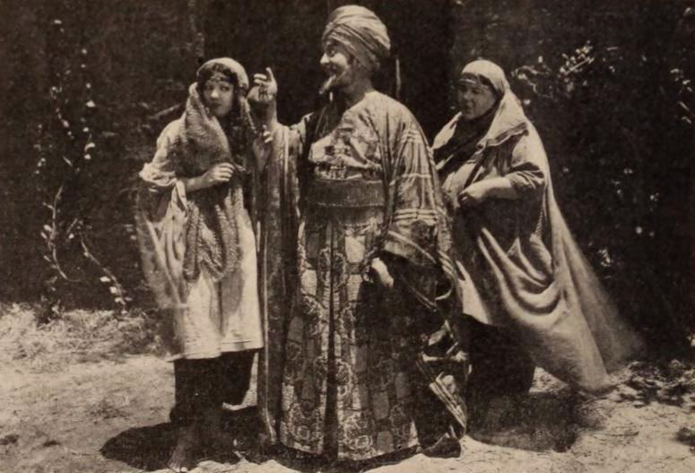 File:Kismet (1920) - 9.jpg