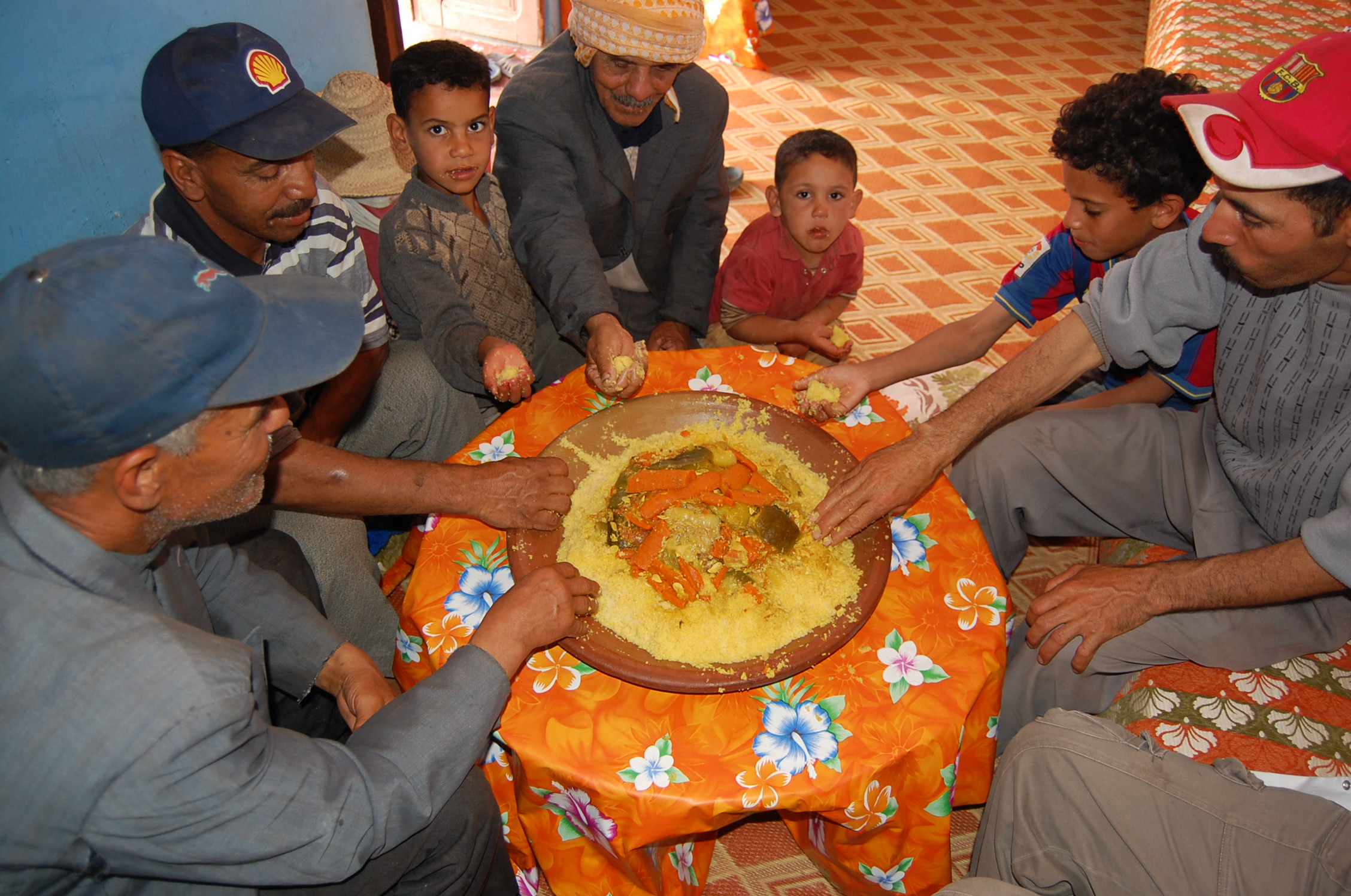 File:Un plat de Couscous.jpg - Wikimedia Commons