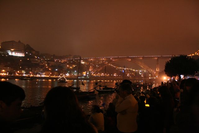 File:Noite de São João no Porto.jpg