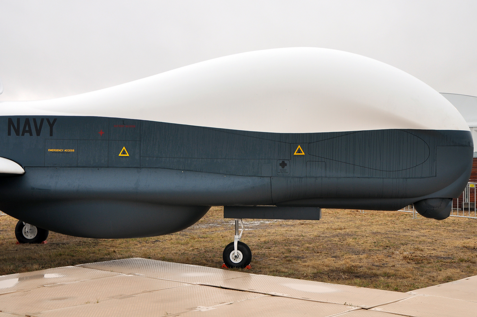 Mq 4 global hawk. БПЛА mq-4c Triton. Mq-4c Triton UAV. Northrop Grumman mq-4c Triton. Чертёж Northrop Grumman mq-4c Triton.