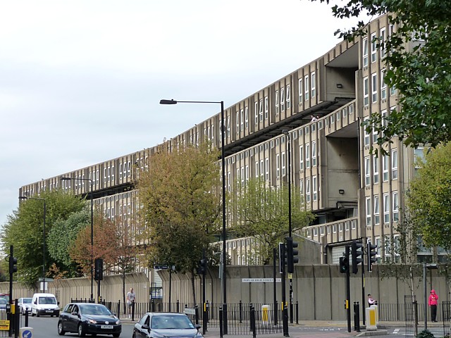 File:Robin Hood Gardens, Cotton Street - geograph.org.uk - 1517514.jpg