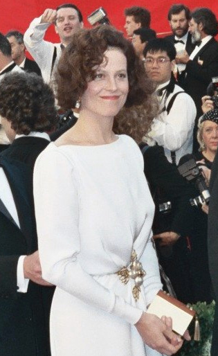 File:Sigourney Weaver 1989 Academy Awards.jpg