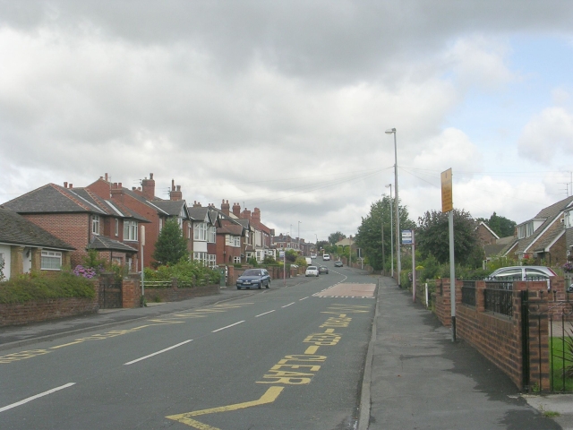 File:Station Road - viewed from Ash Tree Gardens - geograph.org.uk - 1405347.jpg