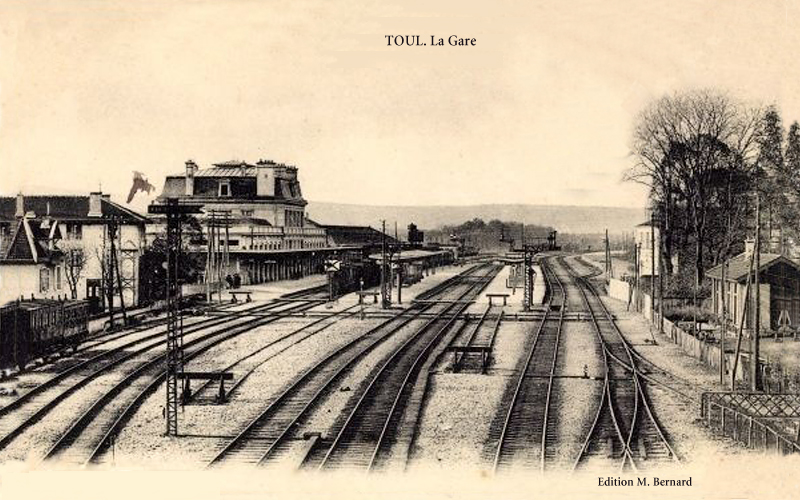 File:Toul Bahnhof um 1900.jpg