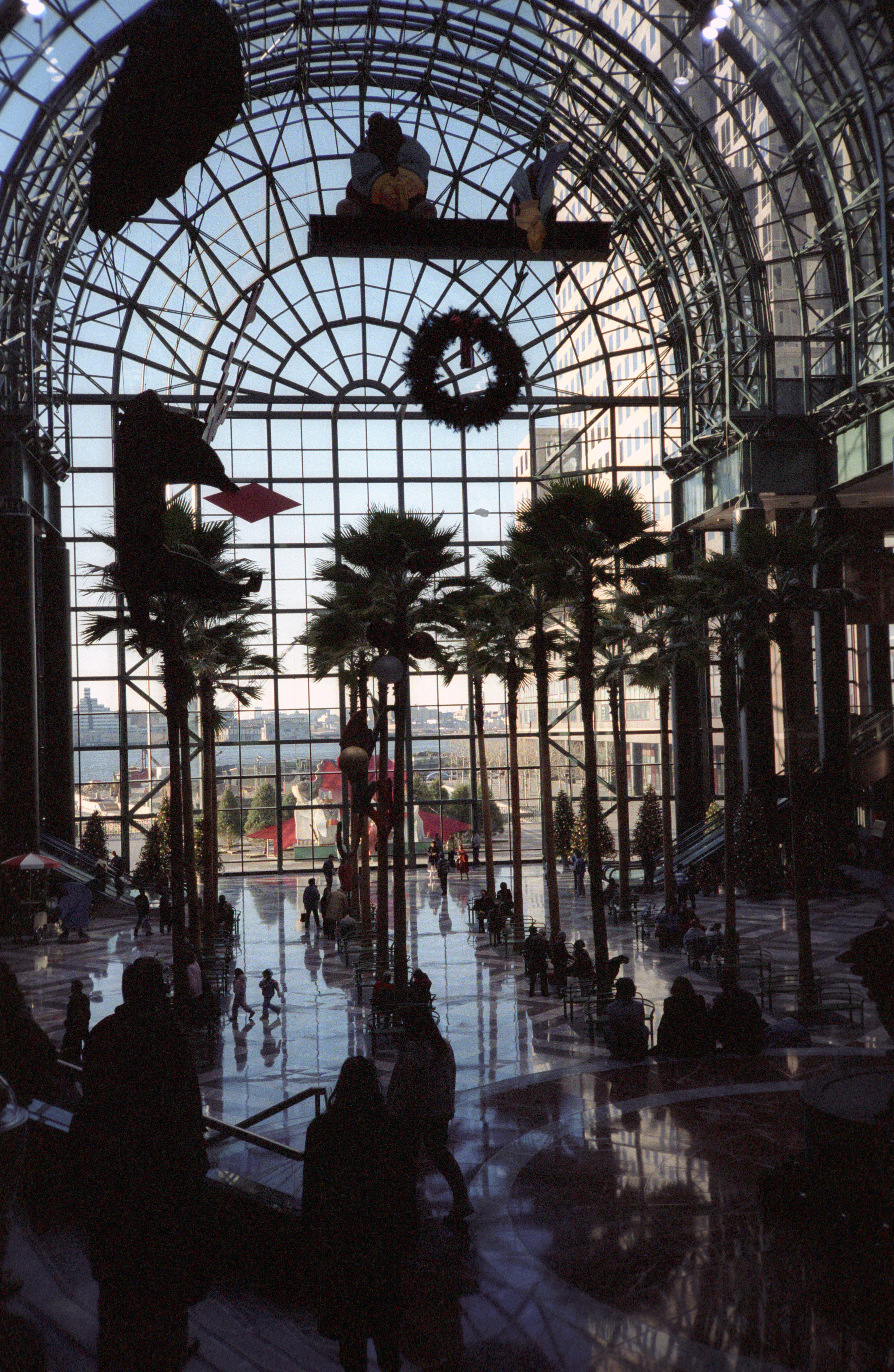 File Winter Garden Atrium December 1988 Jpg Wikimedia Commons