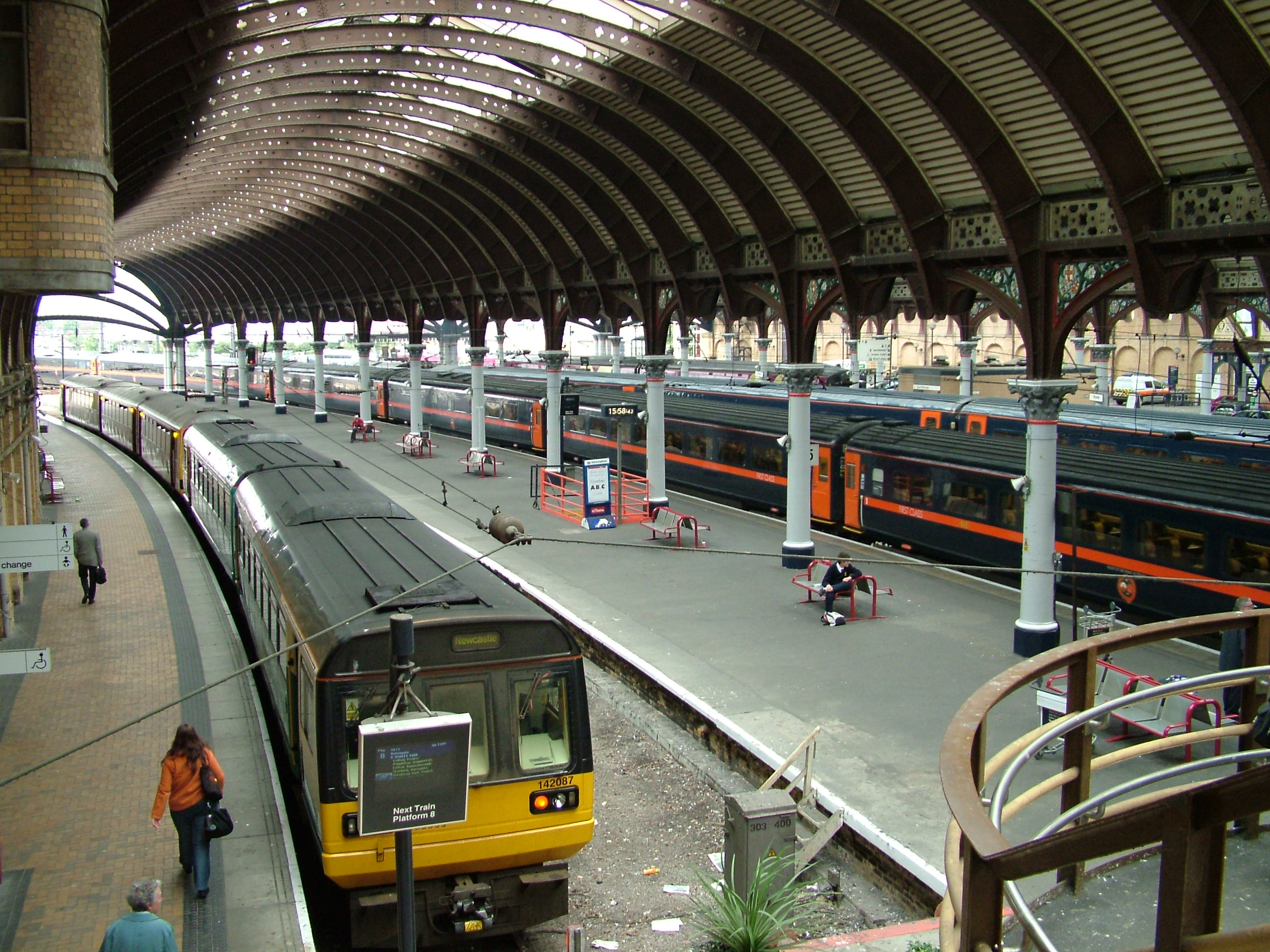 Станция station. Railway Station. Большие вокзалы. York Railway Station. Platform in Railway Station.