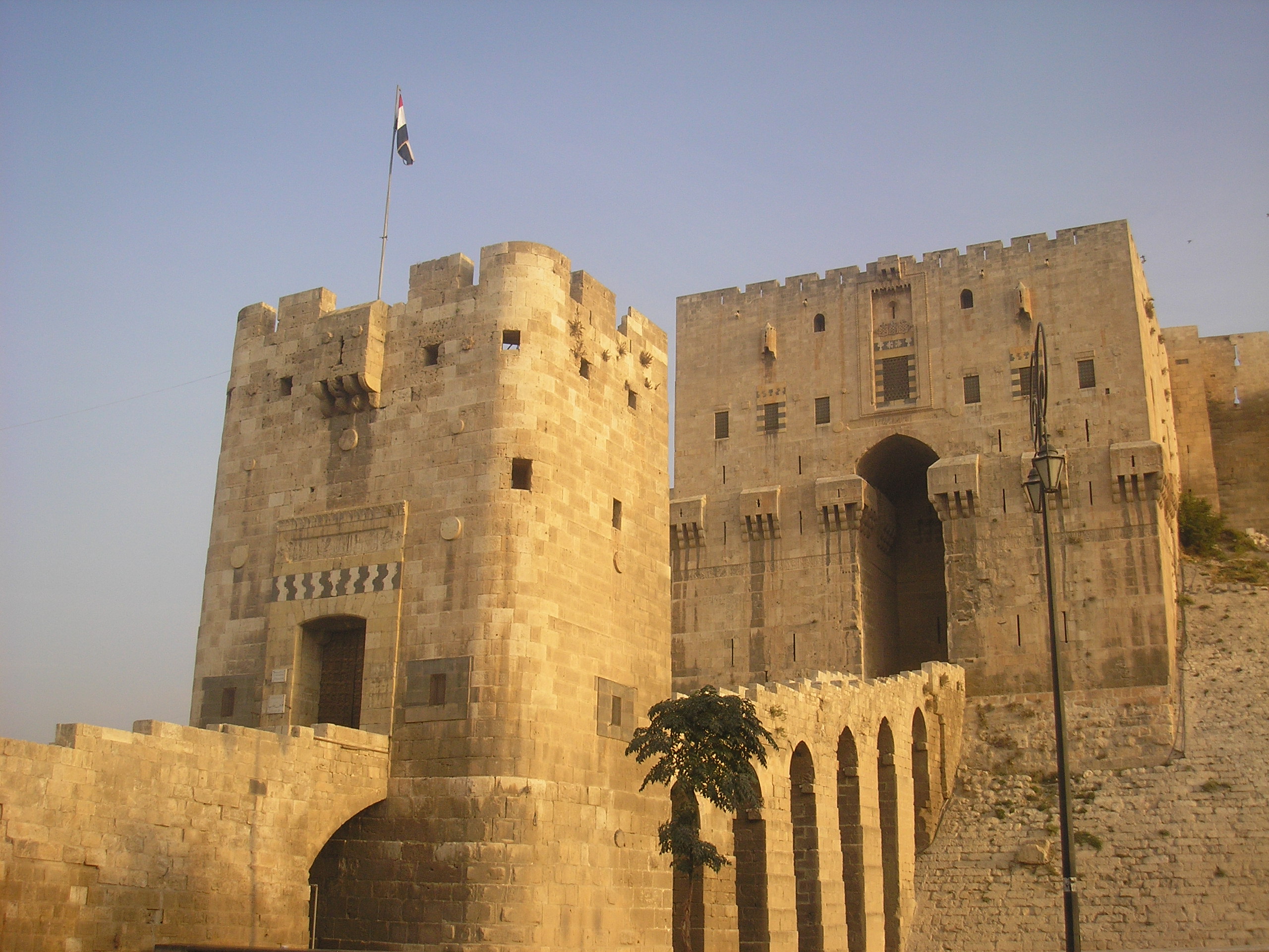 Datei Zitadelle Von Aleppo Jpg Wikipedia