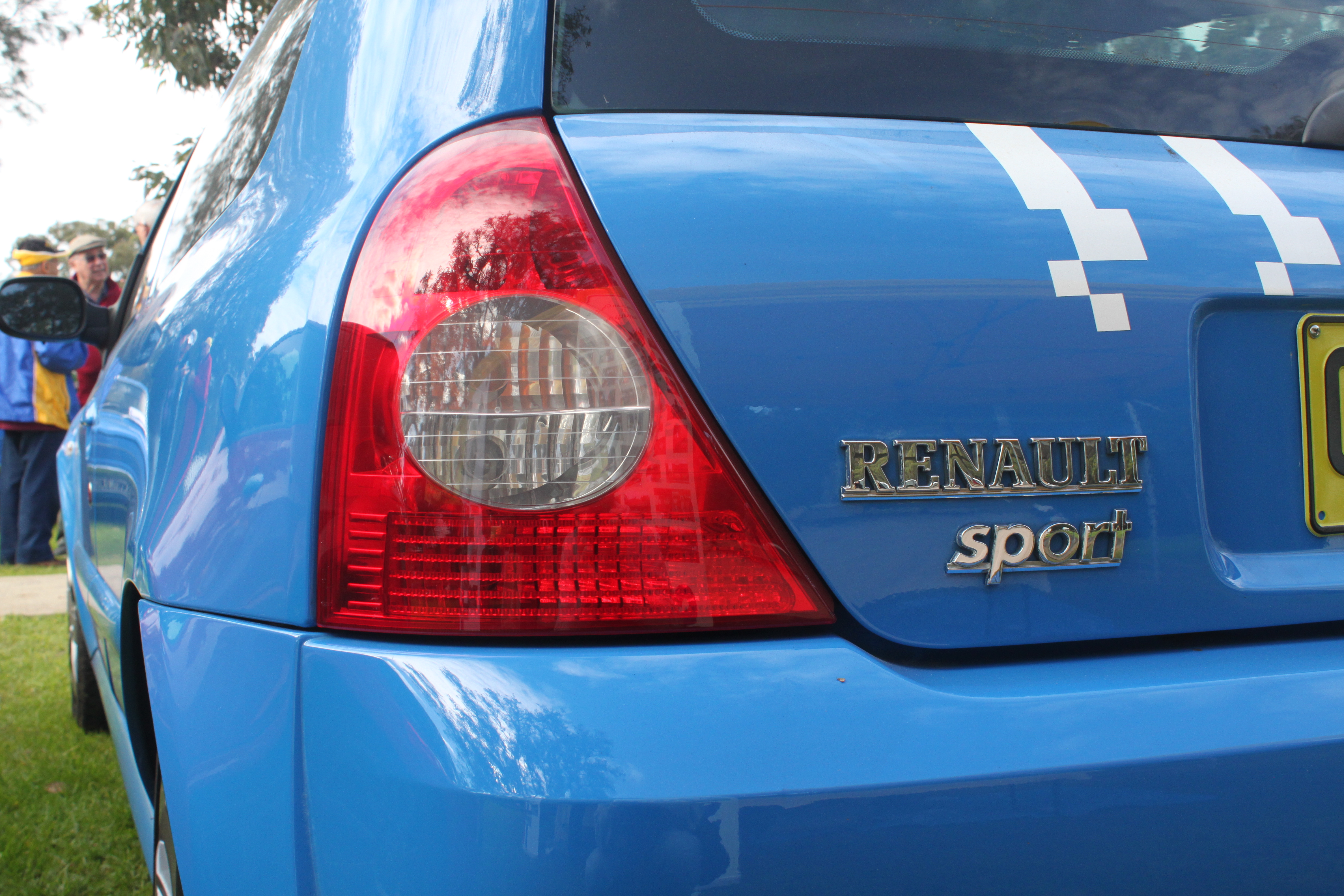 File:Renault Clio 3 - 2006.JPG - Wikimedia Commons