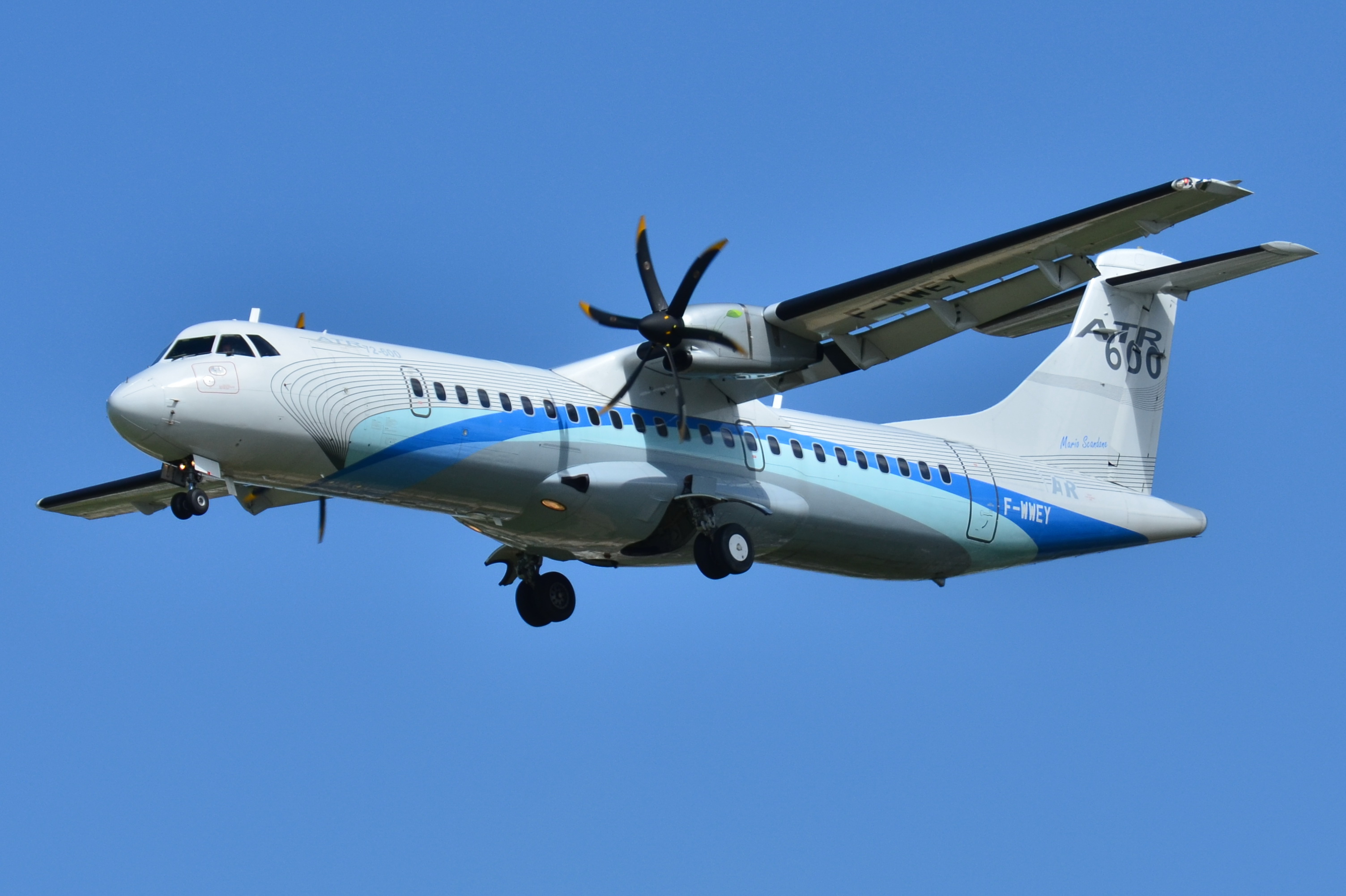 File:ATR 72-600 ATR house colors F-WWEY - MSN 98 (9739890333).jpg ...