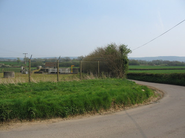 File:Bend on Strap Lane - geograph.org.uk - 402505.jpg