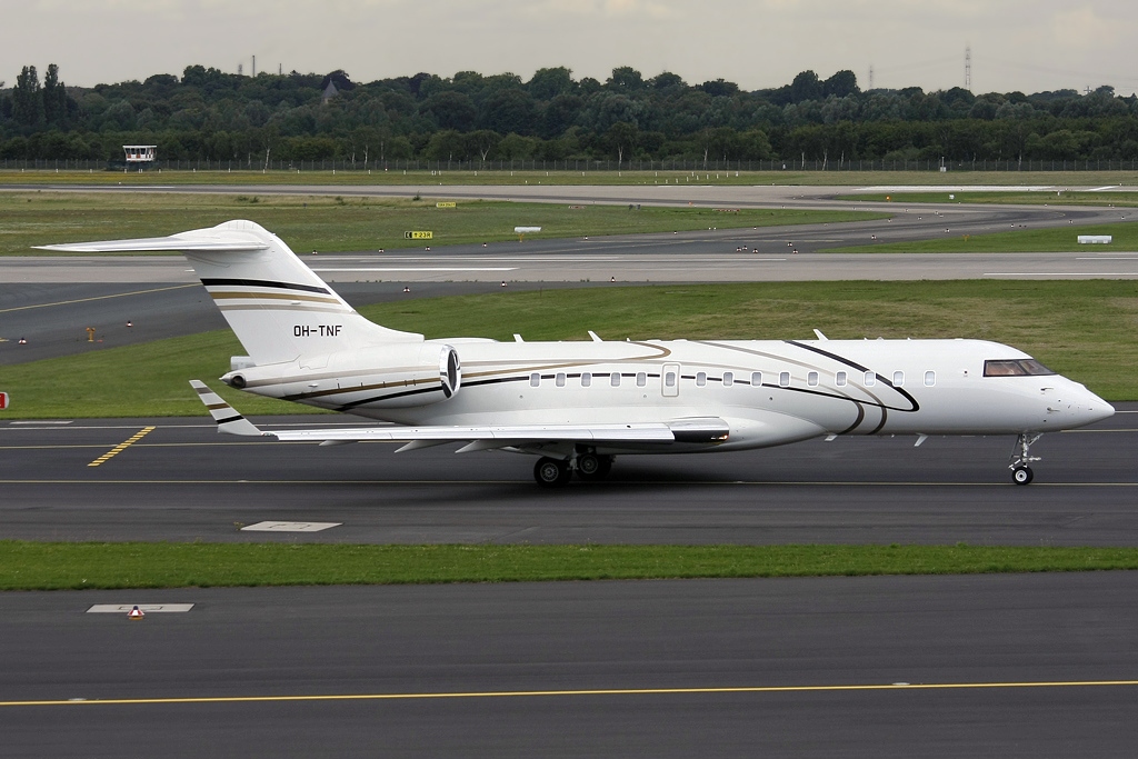 File:Bombardier BD-700-1A10 Global Express XRS, Airfix Aviation   - Wikimedia Commons