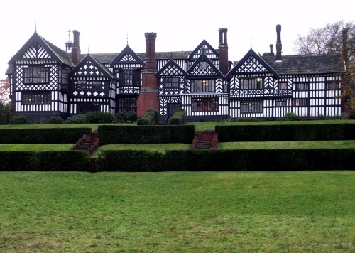 File:Bramall Hall.jpg