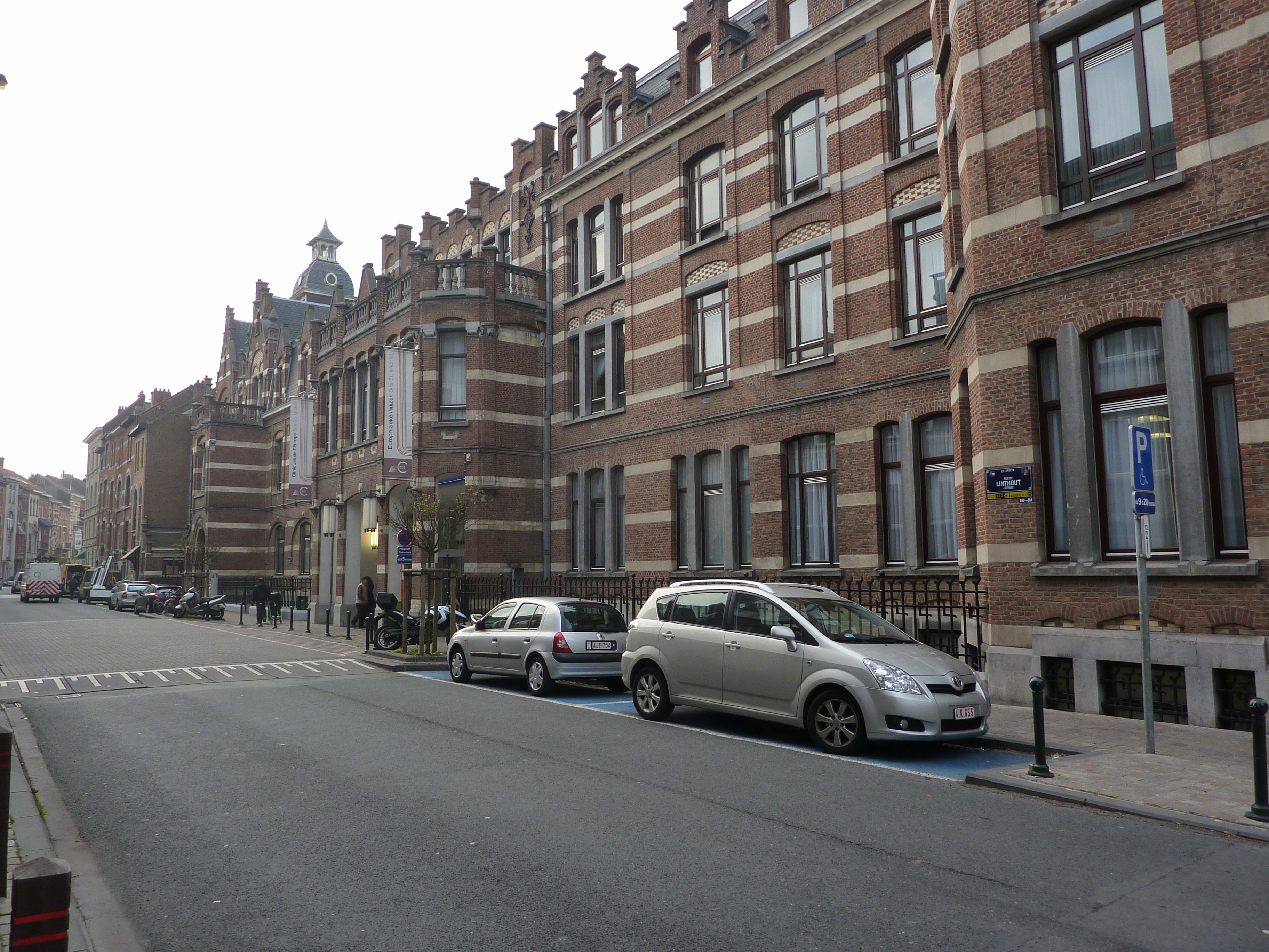 File:Bruxelles - Etterbeek - Rue de Linthout - Clinique Europe  Saint-Michel.jpg - Wikimedia Commons