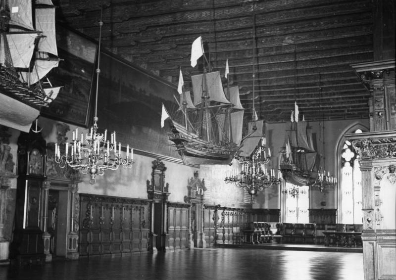 File:Bundesarchiv B 145 Bild-F002859-0002, Bremen, Rathaus.jpg