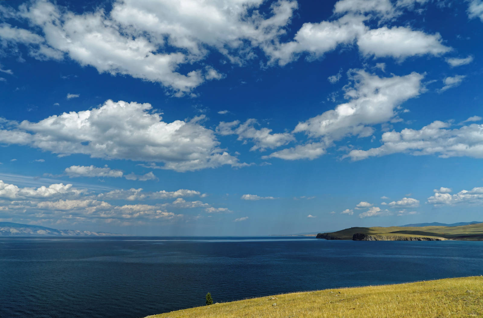 Байкал мыс Цаган Хушун. Хмурый Байкал. Байкал фото с неба. Small Sea Baikal.