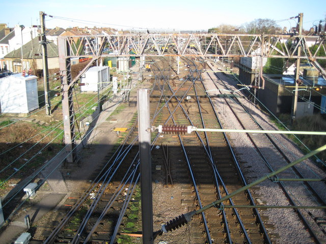 File:Chingford railway station trackwork.jpg