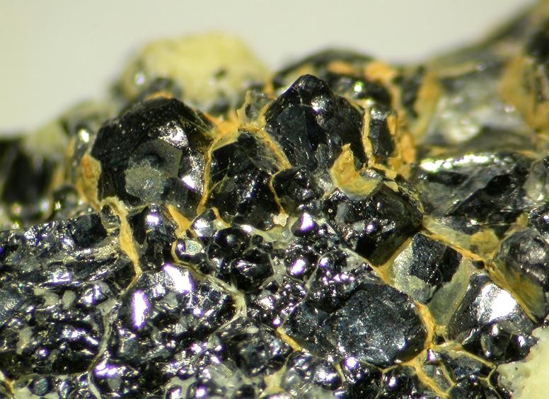 File:Chromite-108705.jpg