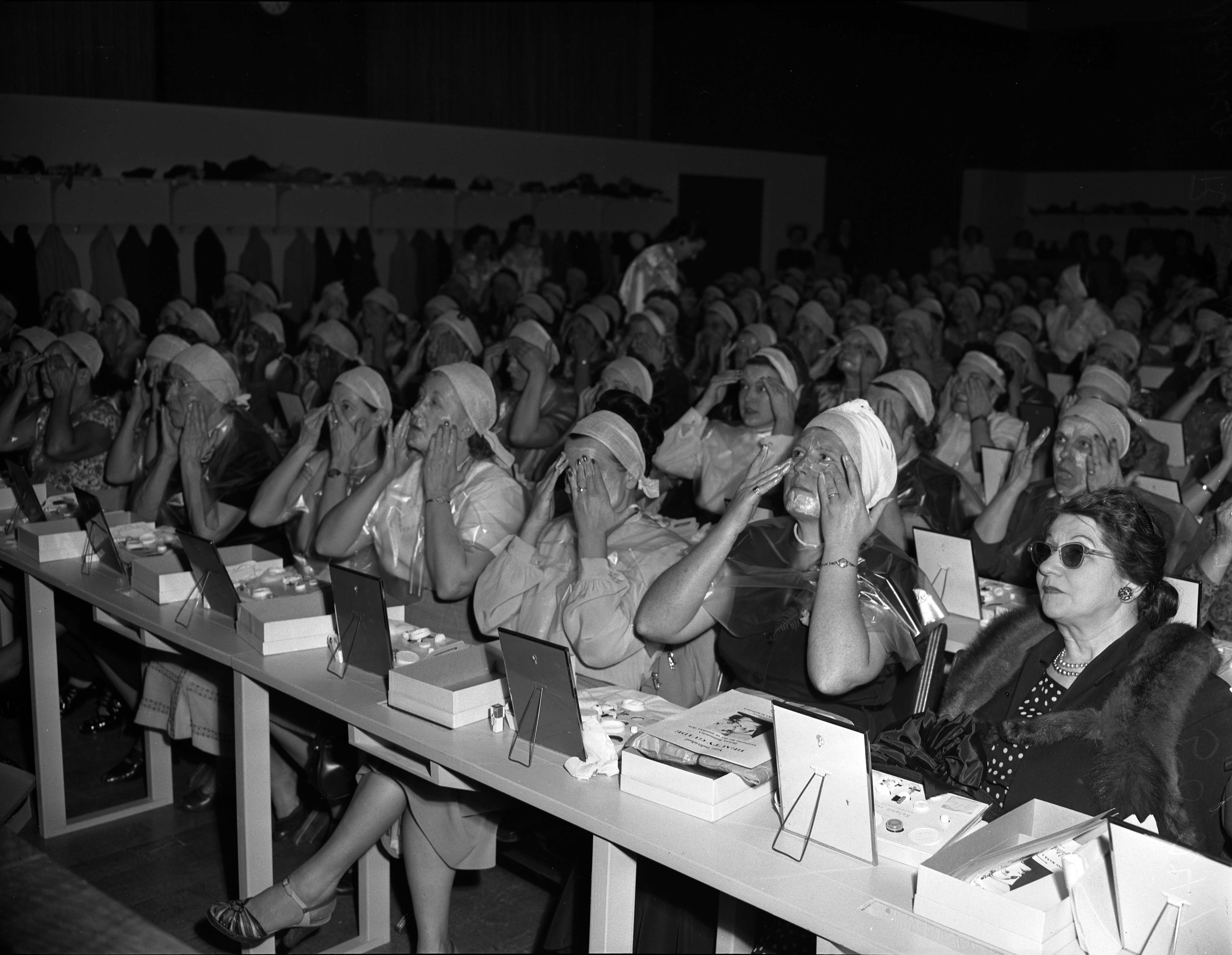 Cosmetic Class,1950