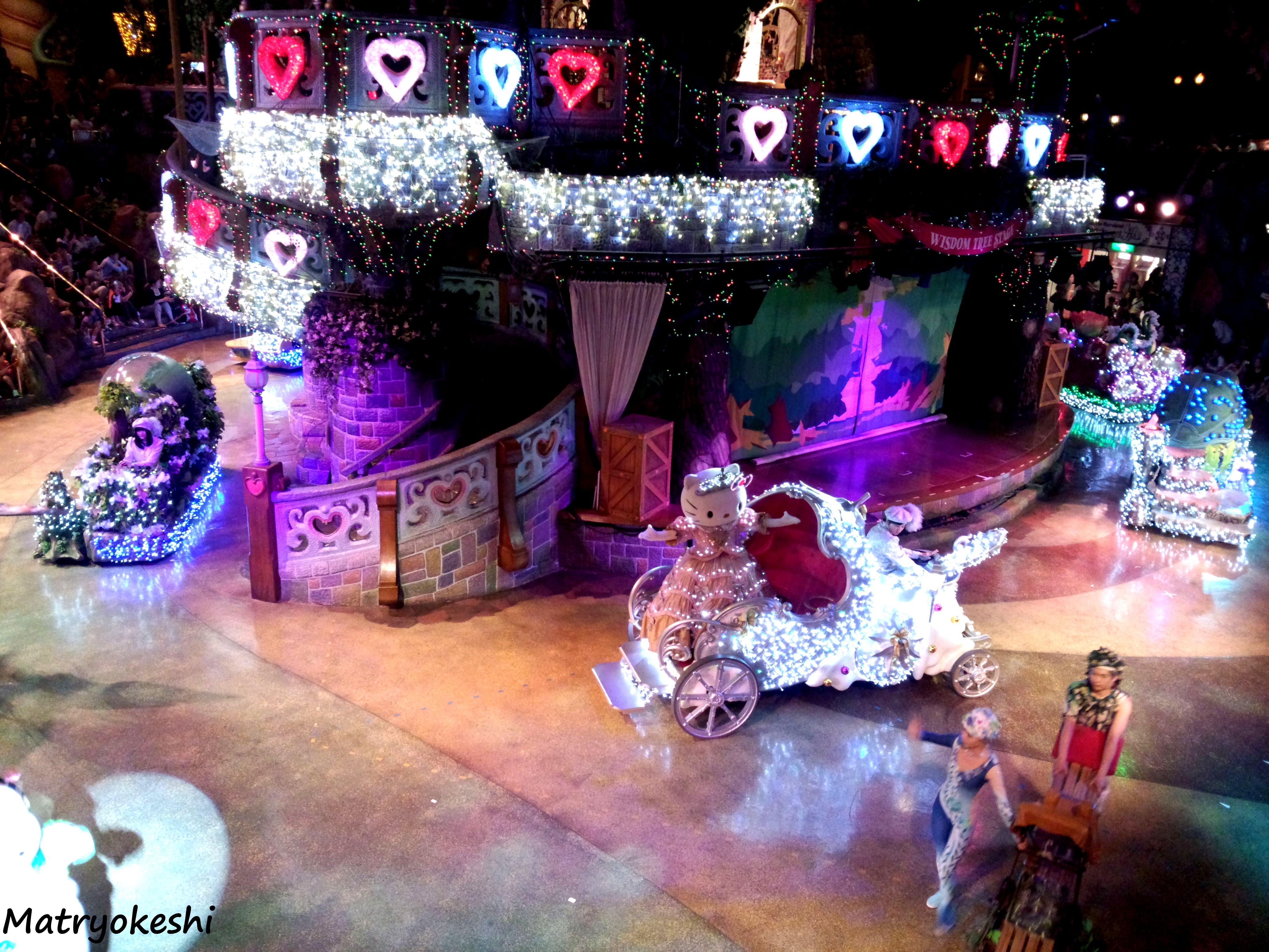 Hello_Kitty_in_Sanrio_Puroland.jpg