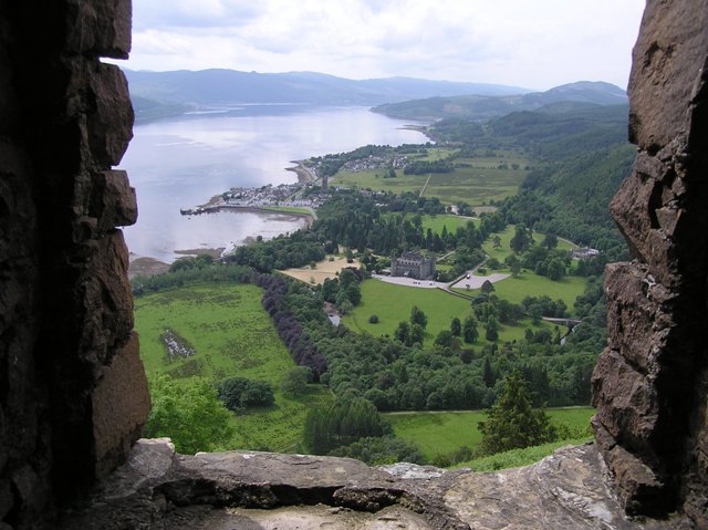 Inveraray from Dun na Cuaiche - geograph.org.uk - 1159897